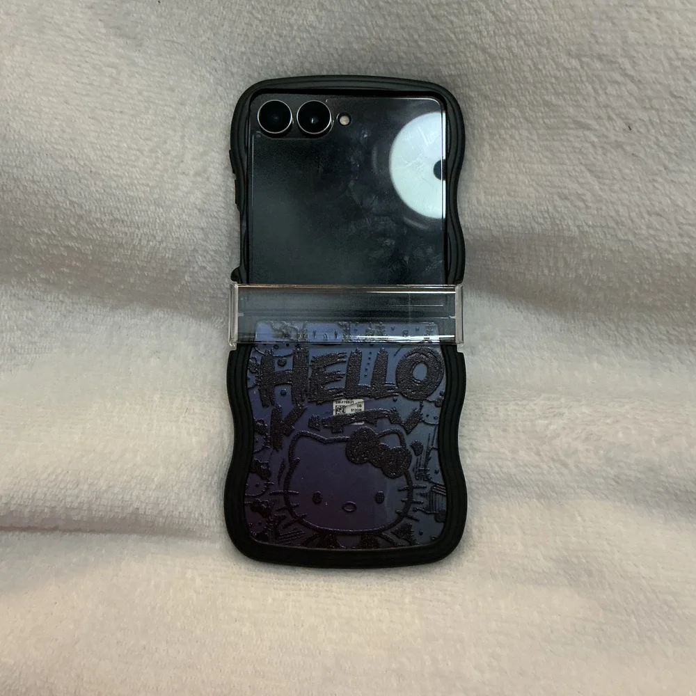 Galaxy Z Flip 7 Hello Kitty Phone Case - Black